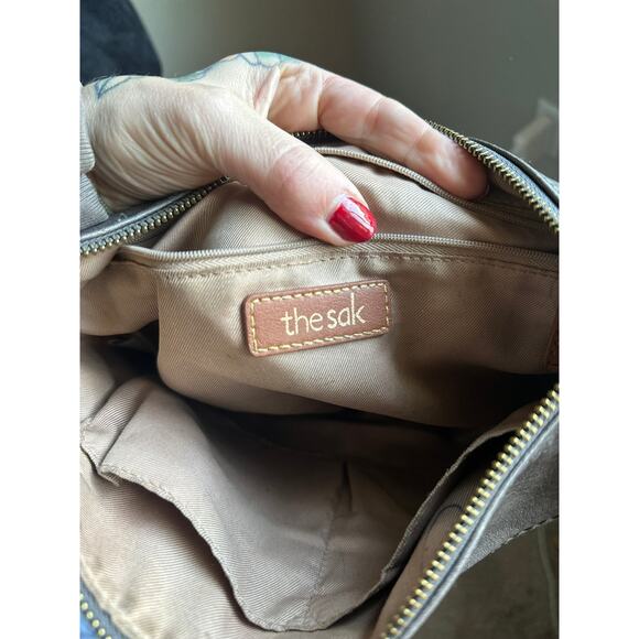 THE SAK Oleta Grey Embossed Leather Crossbody Handbag - Picture 4 of 6